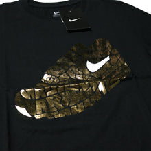 Load image into Gallery viewer, Nike Berlin ladies tshirt close